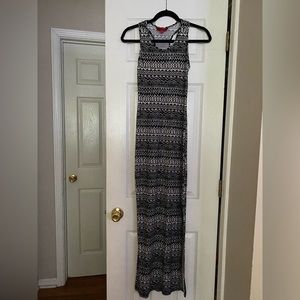 White & Black design bodycon dress